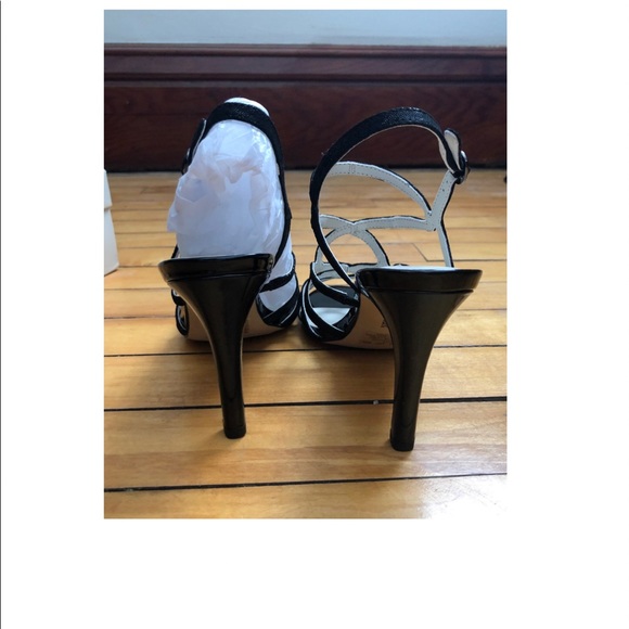 NWT Anne Klein Strappy Heels - Picture 3 of 6